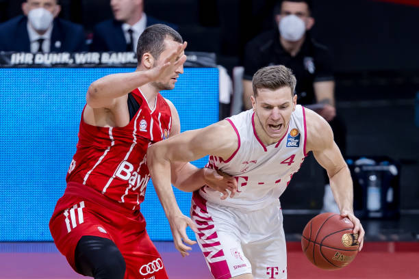 随着比赛进 随着比赛进