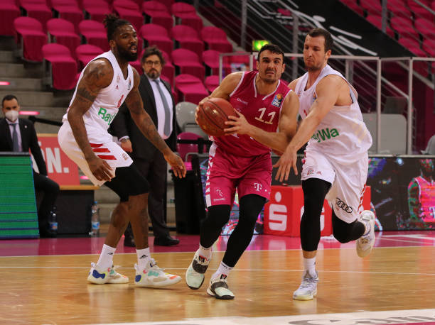 他们还在比 他们还在比